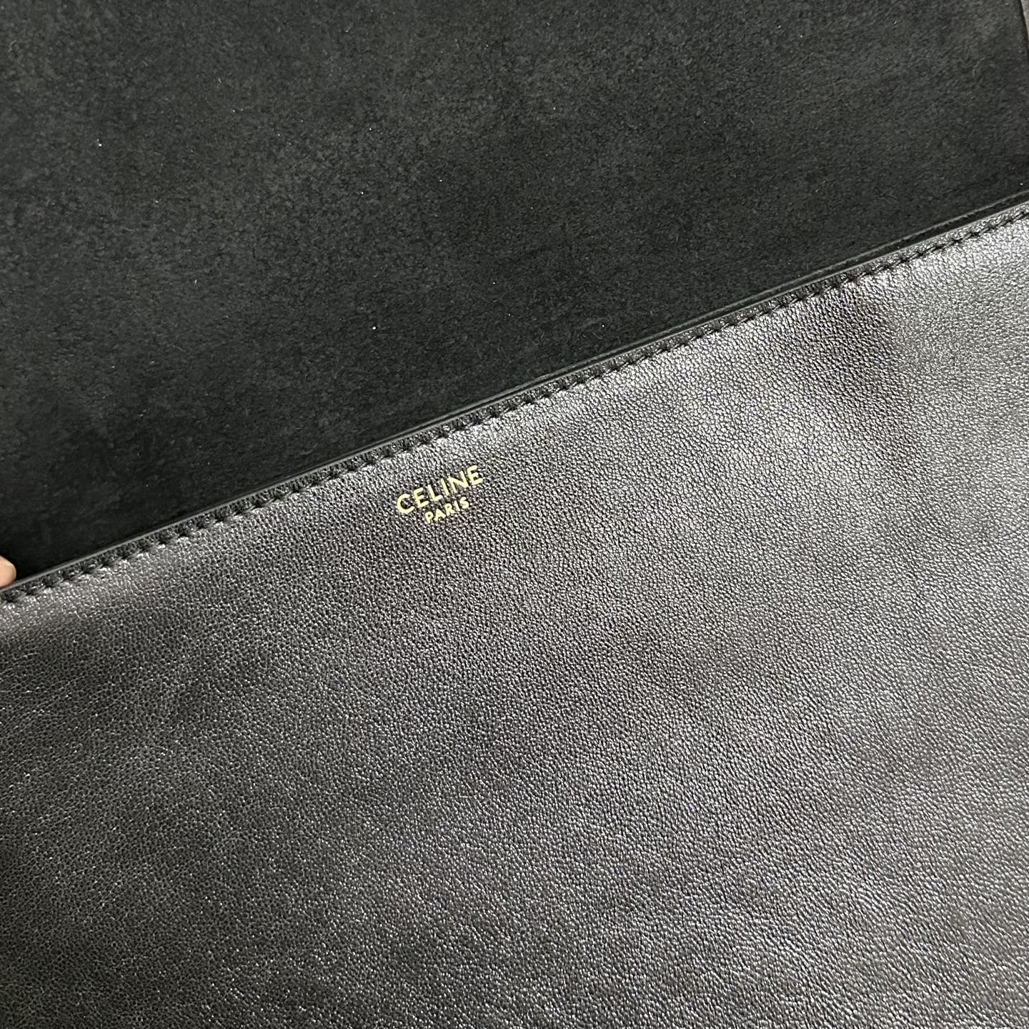 賽C家-2026春夏的新款 Soft Triomphe Besace 小羊皮 黑色