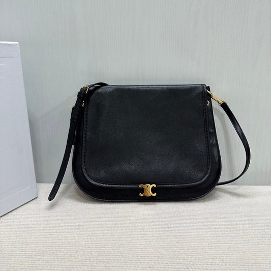 賽C家-2026春夏的新款 Soft Triomphe Besace 小羊皮 黑色