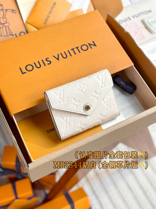 路L家-M82344 Victorine錢夾-奶白