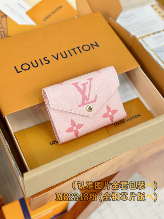 路L家-M82348 Victorine錢包-粉紅色絲印