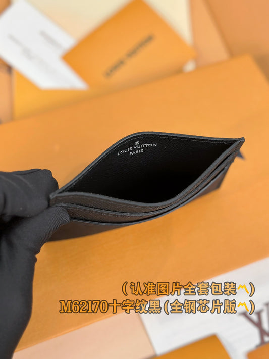 路L家-M62170 Double名片夾-十字紋黑