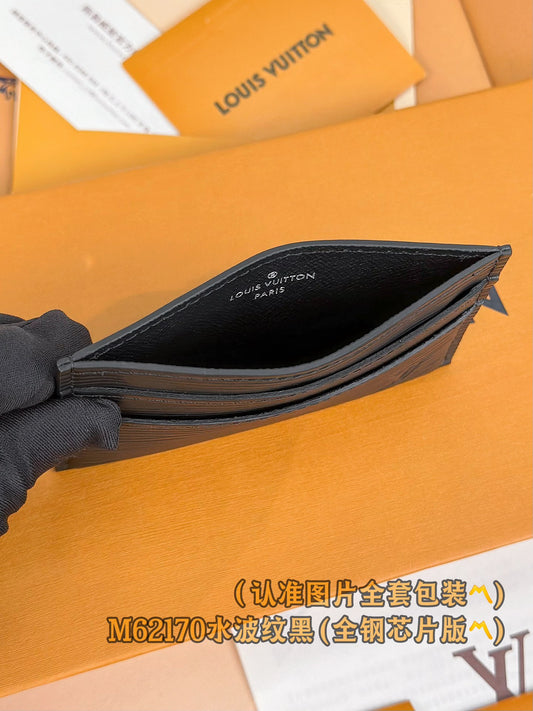 路L家-M62170 Double名片夾-水波紋黑