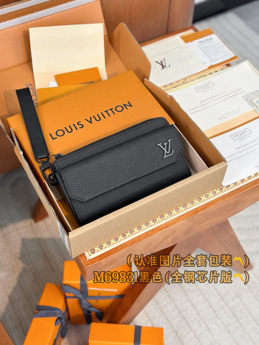 路L家-M69831 男士皮夾-黑色