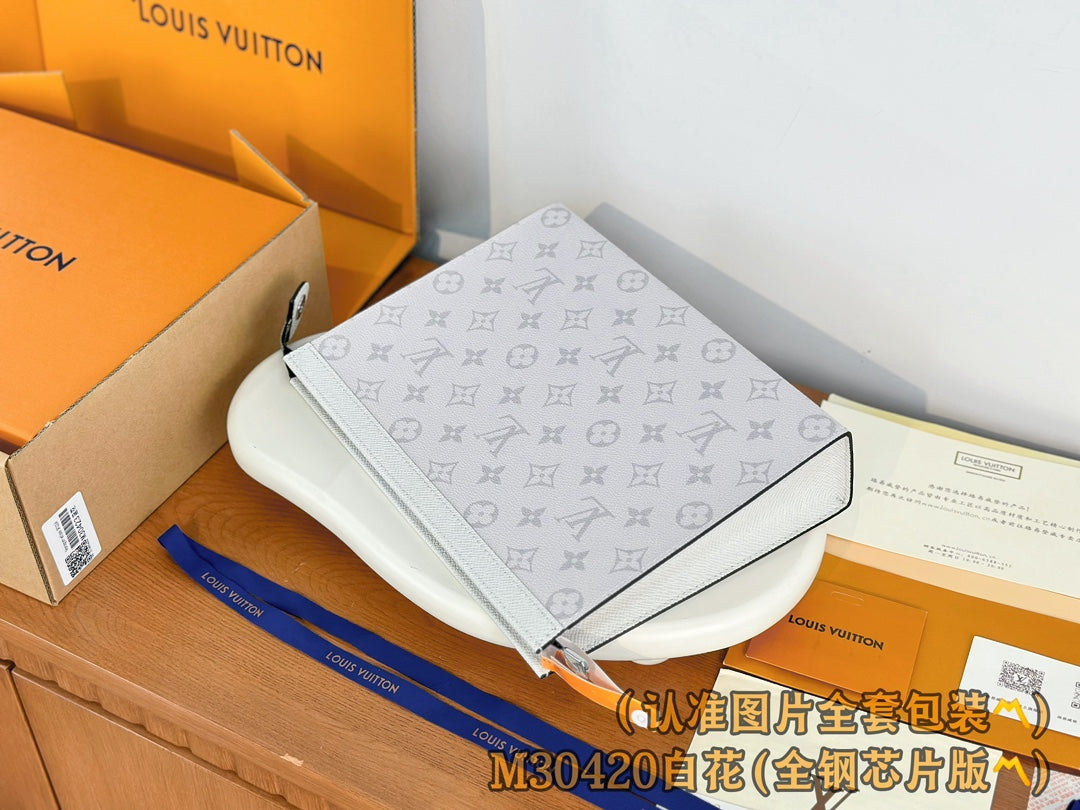路L家-M30423-Pochette VoyageMM旅行收納袋-白色老花款