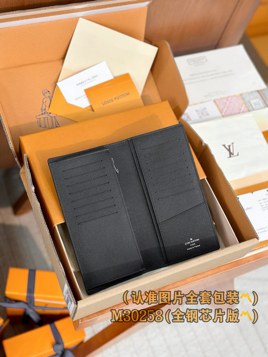 路L家- M30258  Brazza錢包-十字紋黑