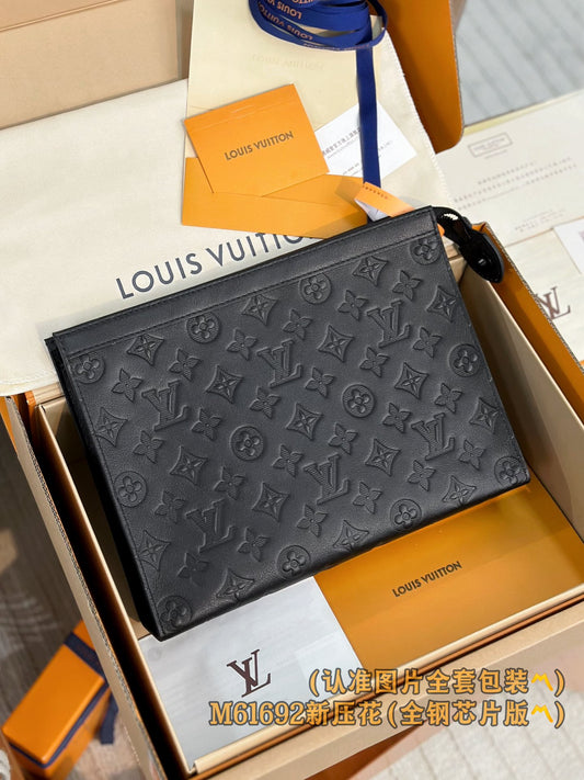 路L家-M61692 Pochette To-Go中型手袋包-黑色 新壓花款