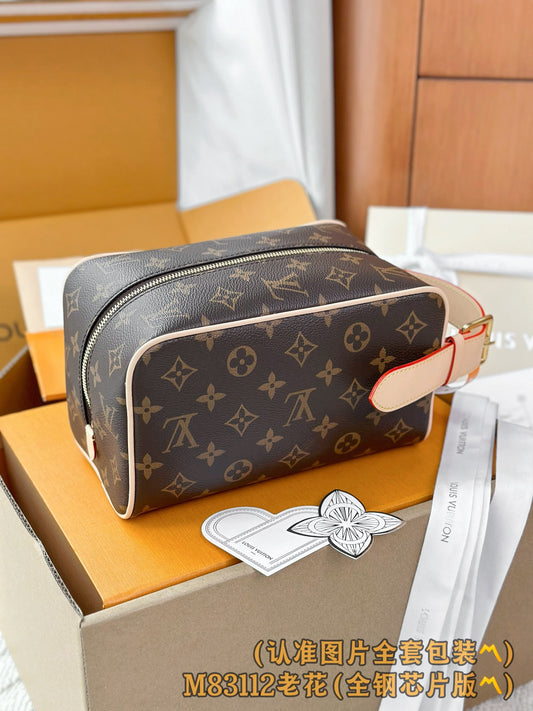 路L家-M83112 LOCKER DOPP KIT盥洗包-老花款