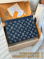 路L家-M61692 Pochette To-Go中型手袋-雅藍色