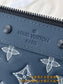 路L家-M81570  Pochette To-Go手拿包-深藍色
