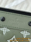 路L家-M81570  Pochette To-Go手拿包-雅綠色
