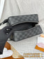 路L家-M83112 LOCKER DOPP KIT盥洗包-黑格款