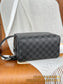 路L家-M83112 LOCKER DOPP KIT盥洗包-黑格款