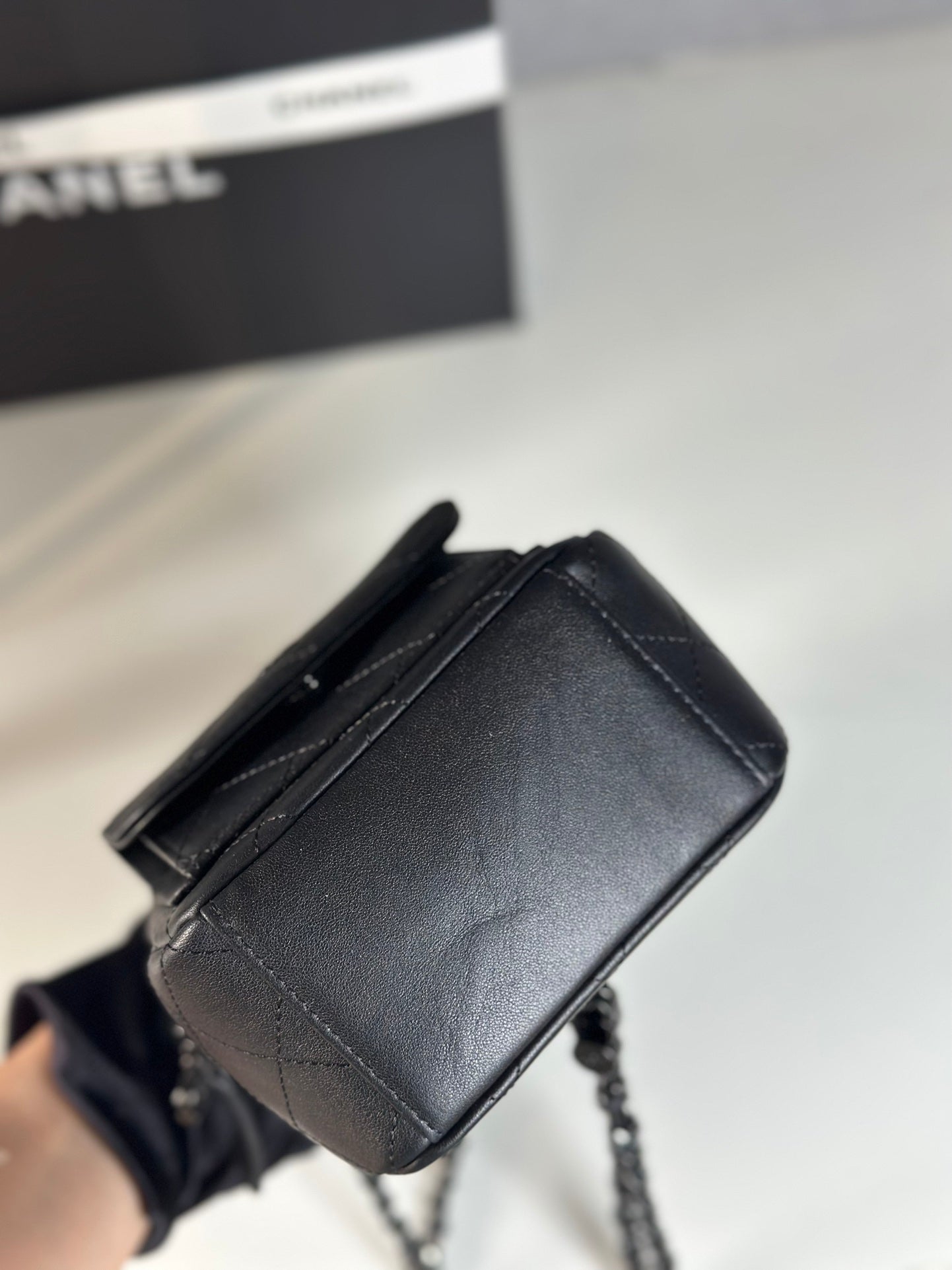 小香家-25c so black mini雙肩包黑武士