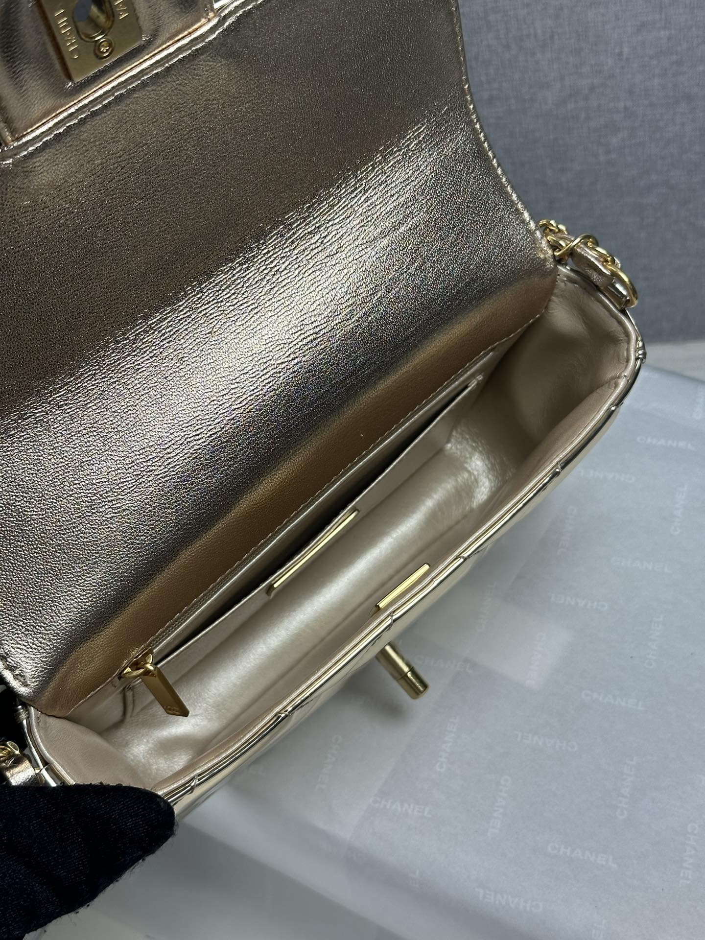 小香家-25k秀款 金色漆皮手柄口蓋包