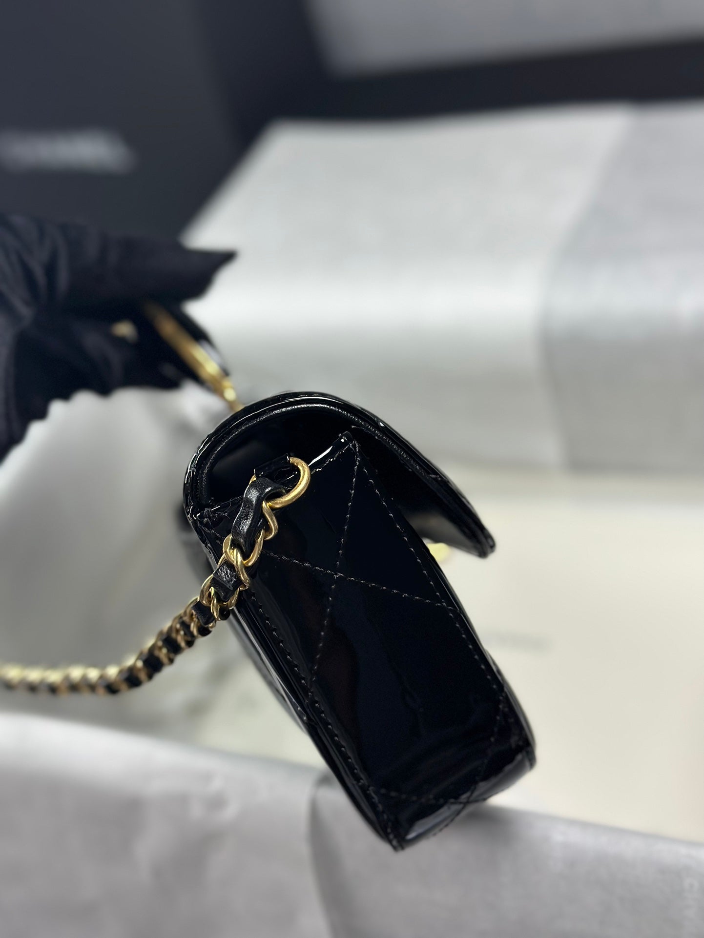 小香家-25k秀場款 黑色漆皮手柄法棍包