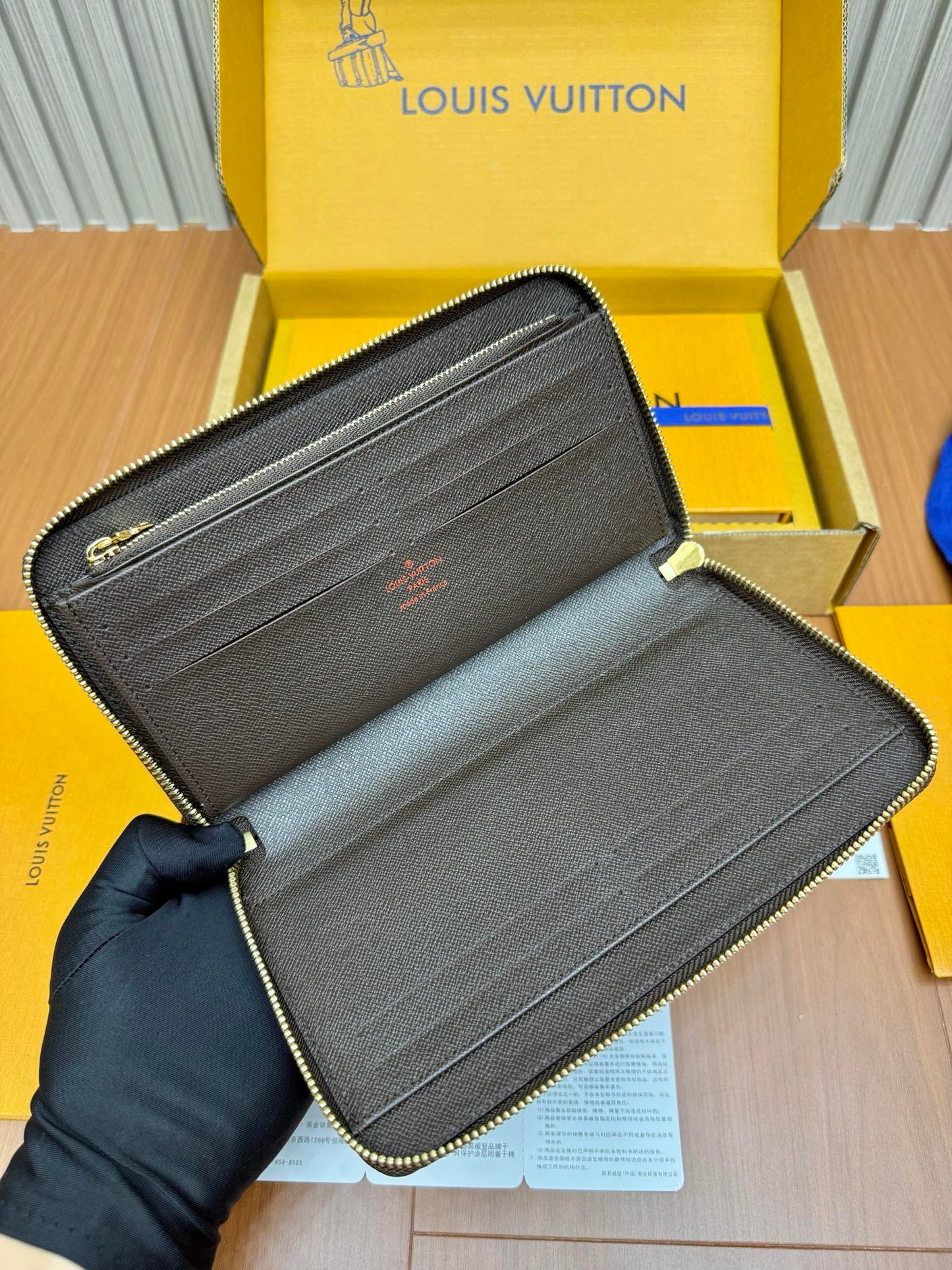 路L家-N60046 全鋼錢夾-咖啡色格子