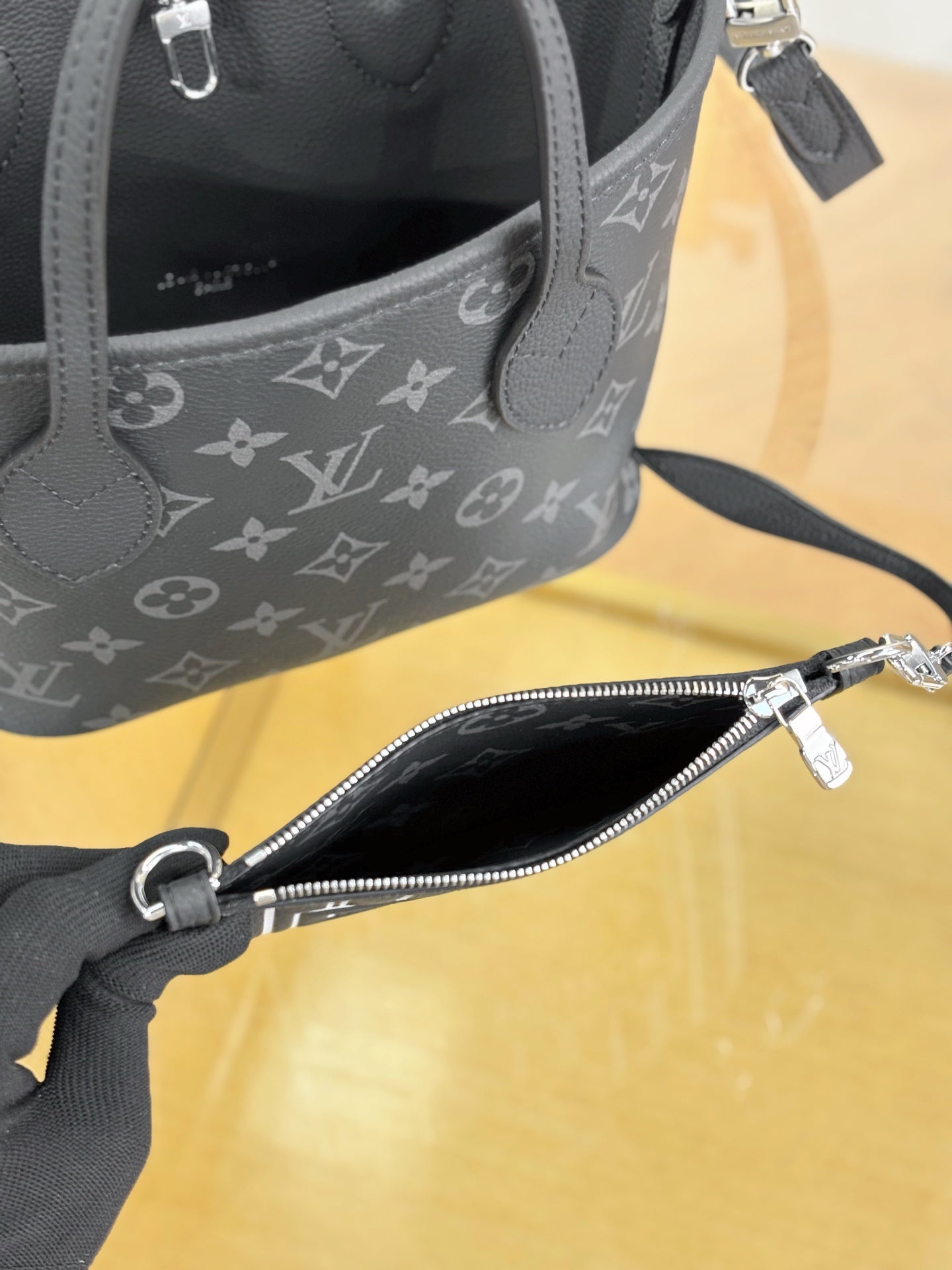 路L家-M15210 NEVERFULL INSIDE OUT BB手袋-黑花