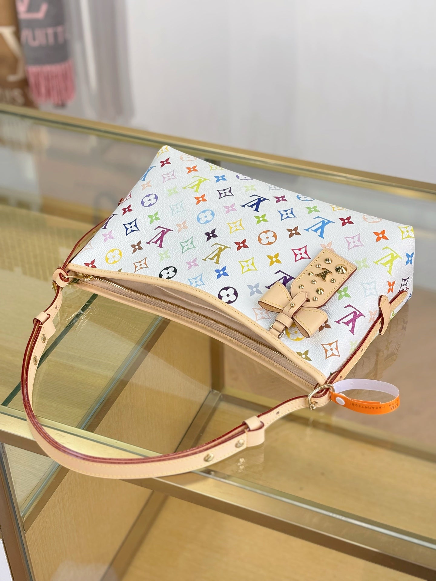 路L家-M27578 TM CARRYALL EAST WEST 手袋 白彩