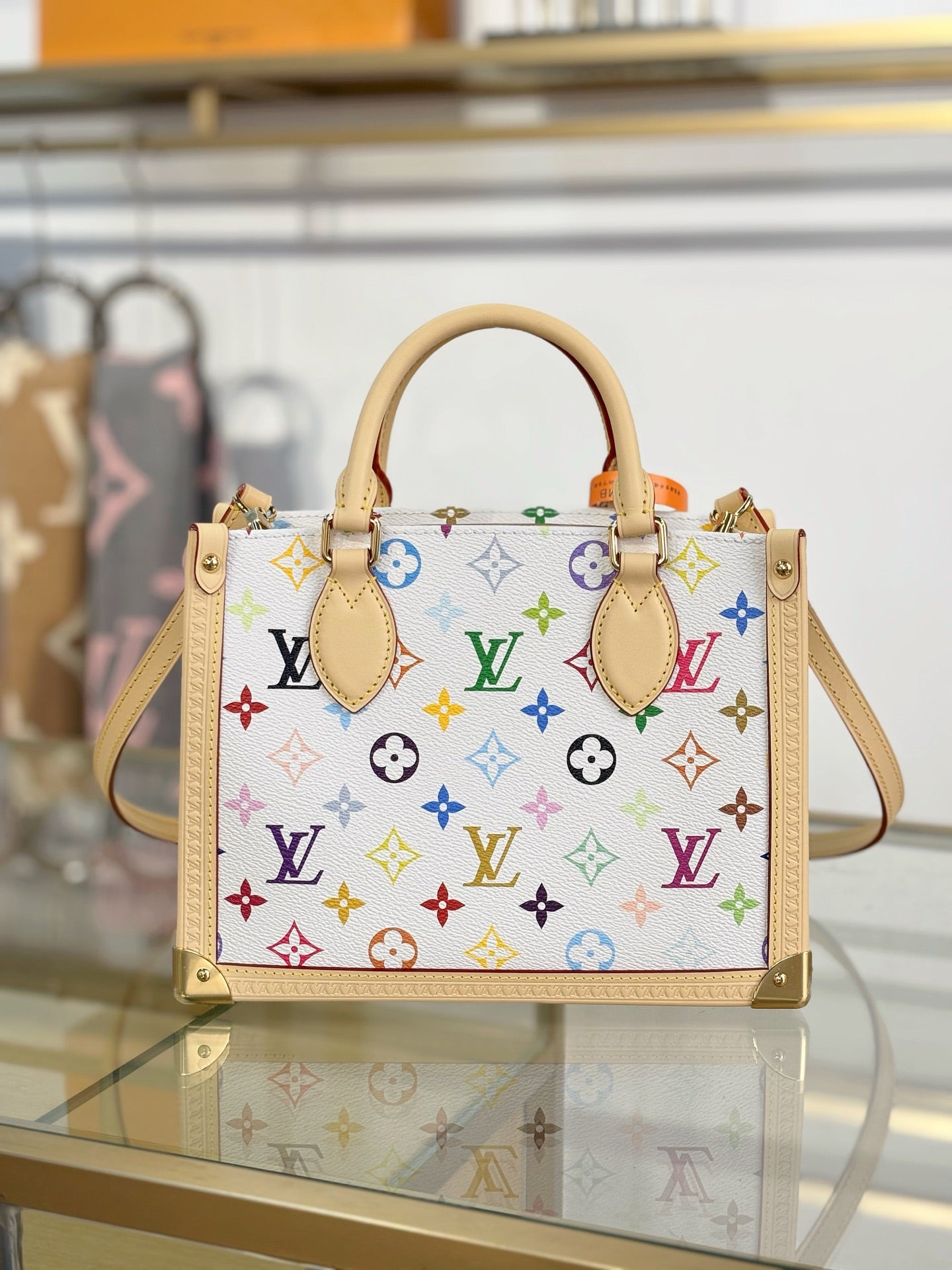 路L家-M27580 TM ONTHEGO 小號手袋 白彩