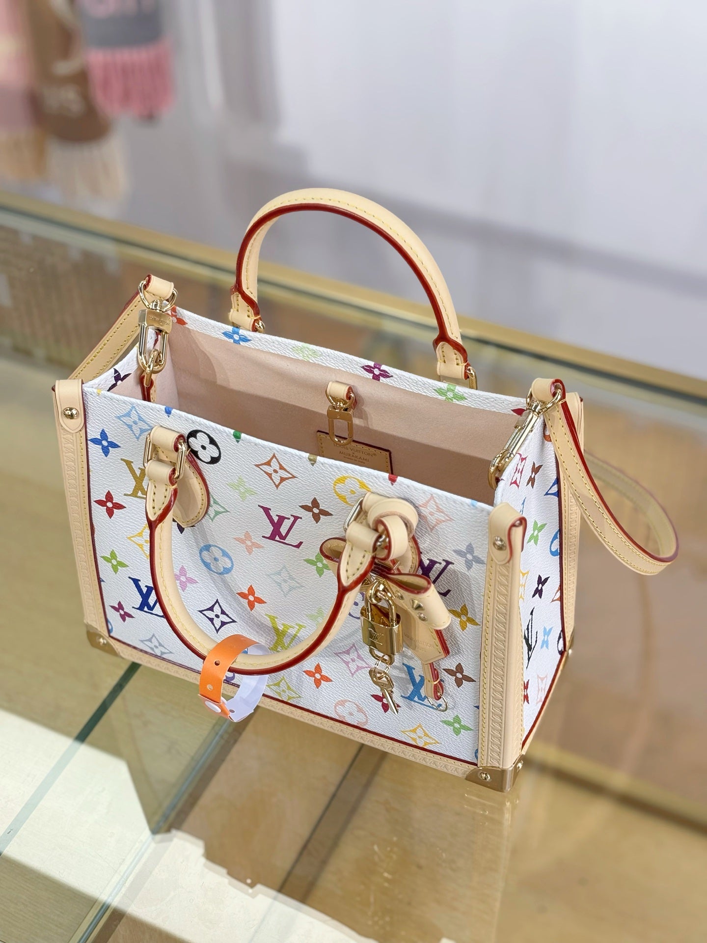 路L家-M27580 TM ONTHEGO 小號手袋 白彩