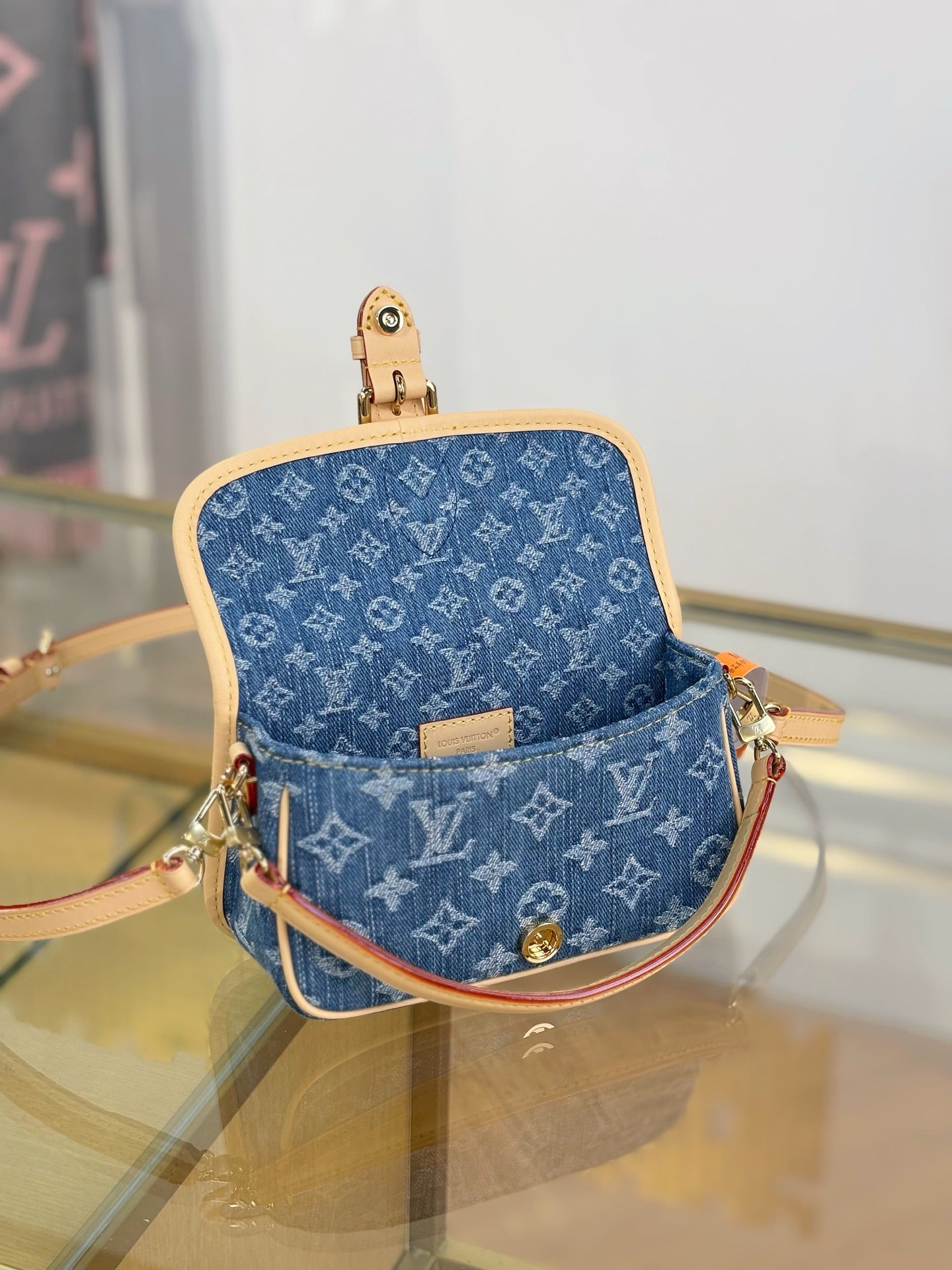 路L家-M27700 NANO DIANE 手袋 牛仔藍色