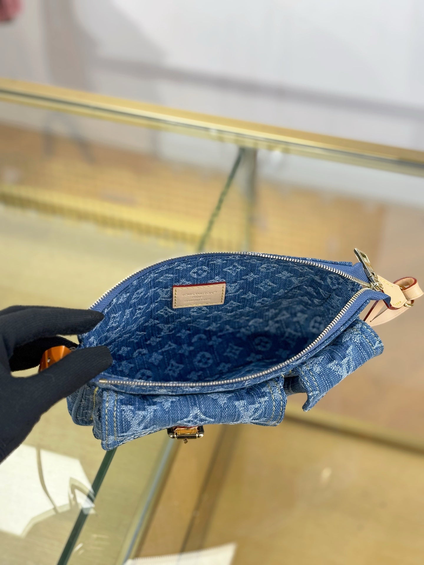 路L家-M27602 POCHETTE ACCESSOIRE CARGO 手袋 牛仔藍色
