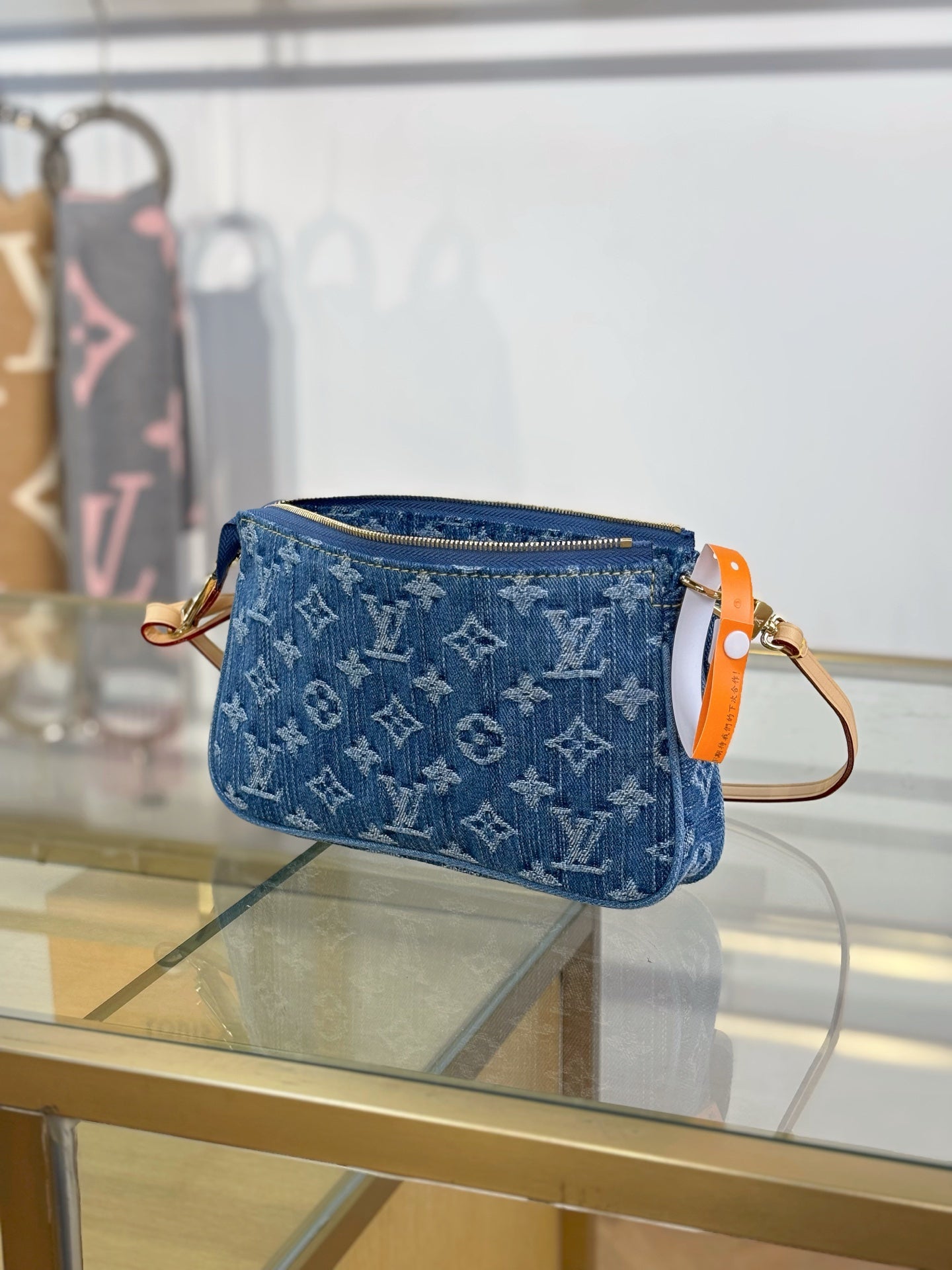 路L家-M27602 POCHETTE ACCESSOIRE CARGO 手袋 牛仔藍色
