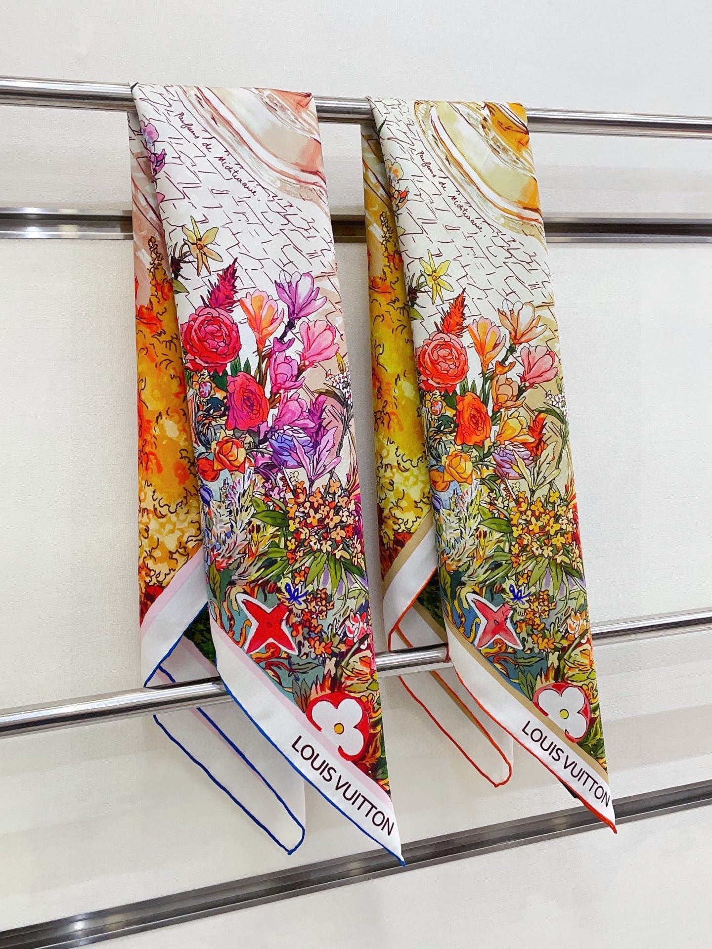 路L家-18姆米雙面同色 90*90cm 斜紋真絲方巾