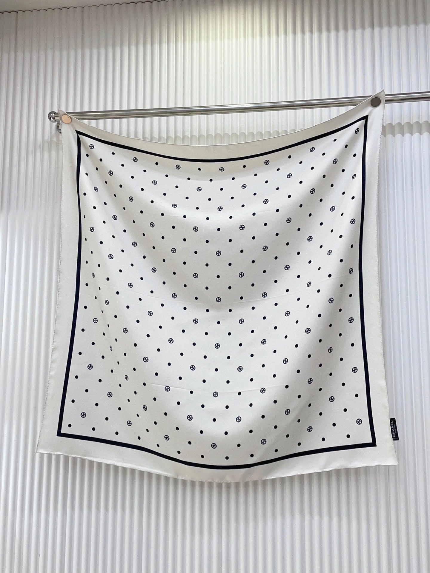 小香家-18姆米雙面同色 90x90cm 100%斜紋真絲