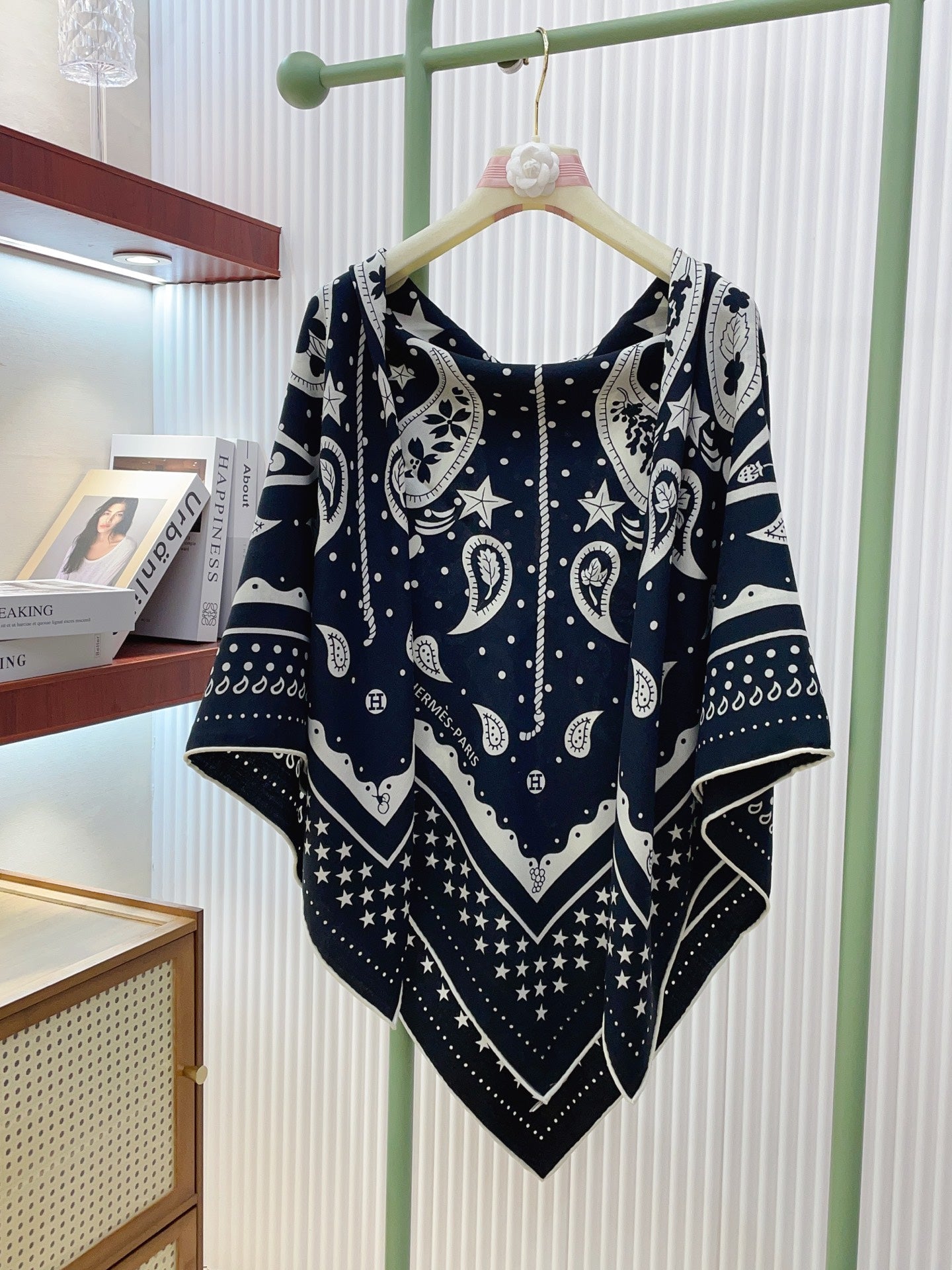 小愛家-雙面同色絲毛 140cm*140cm 羊絨方巾