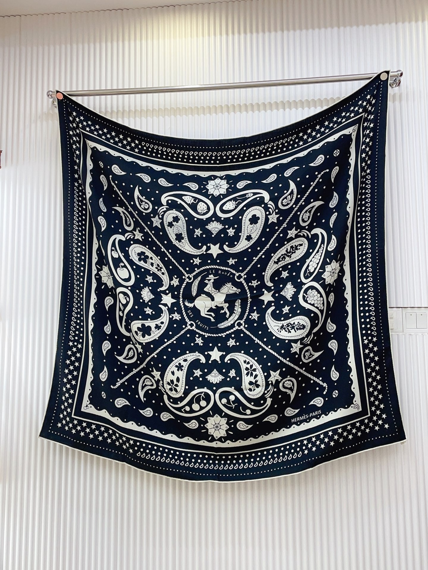 小愛家-雙面同色絲毛 140cm*140cm 羊絨方巾