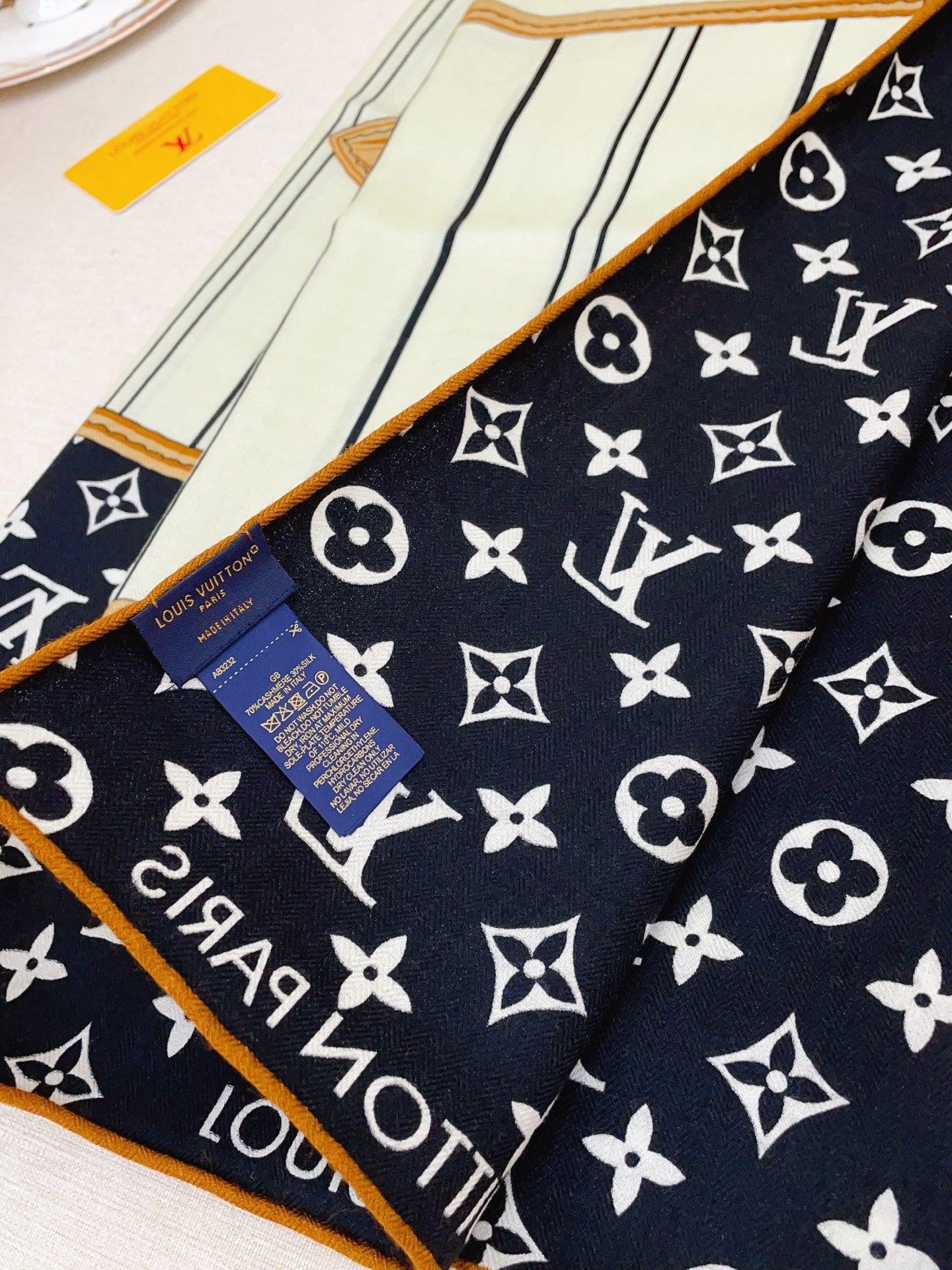 路L家-雙面同色絲毛 140cm*140cm 羊絨方巾