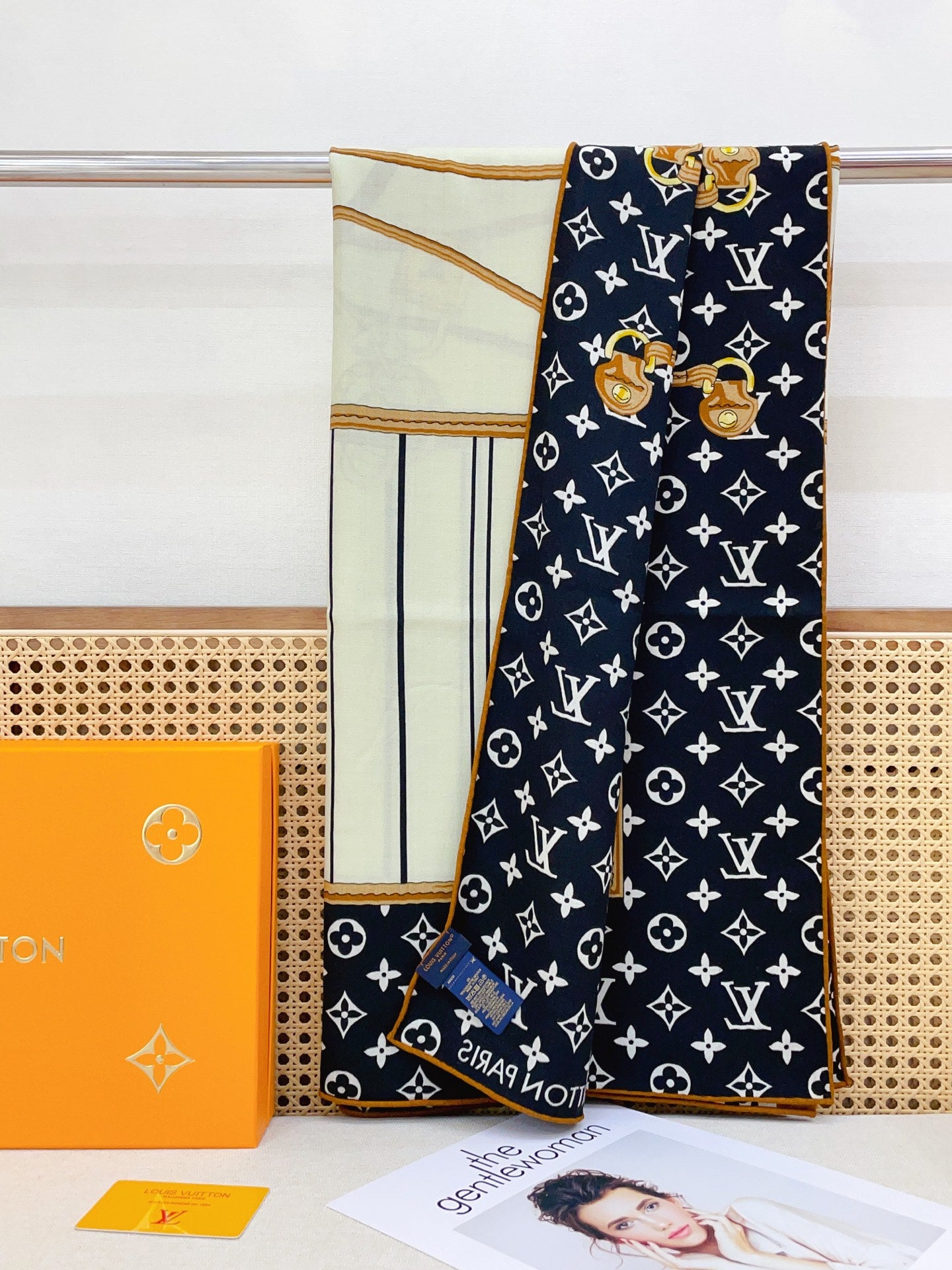 路L家-雙面同色絲毛 140cm*140cm 羊絨方巾
