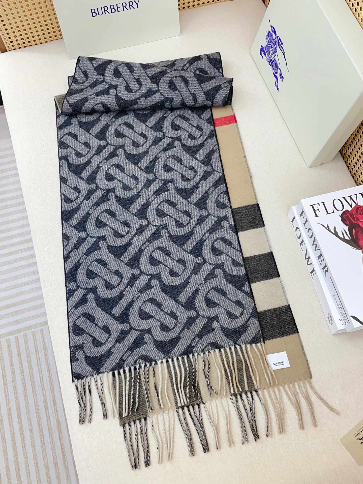 巴B家-雙面圍巾 180*30cm 50%羊絨50%羊毛-深灰