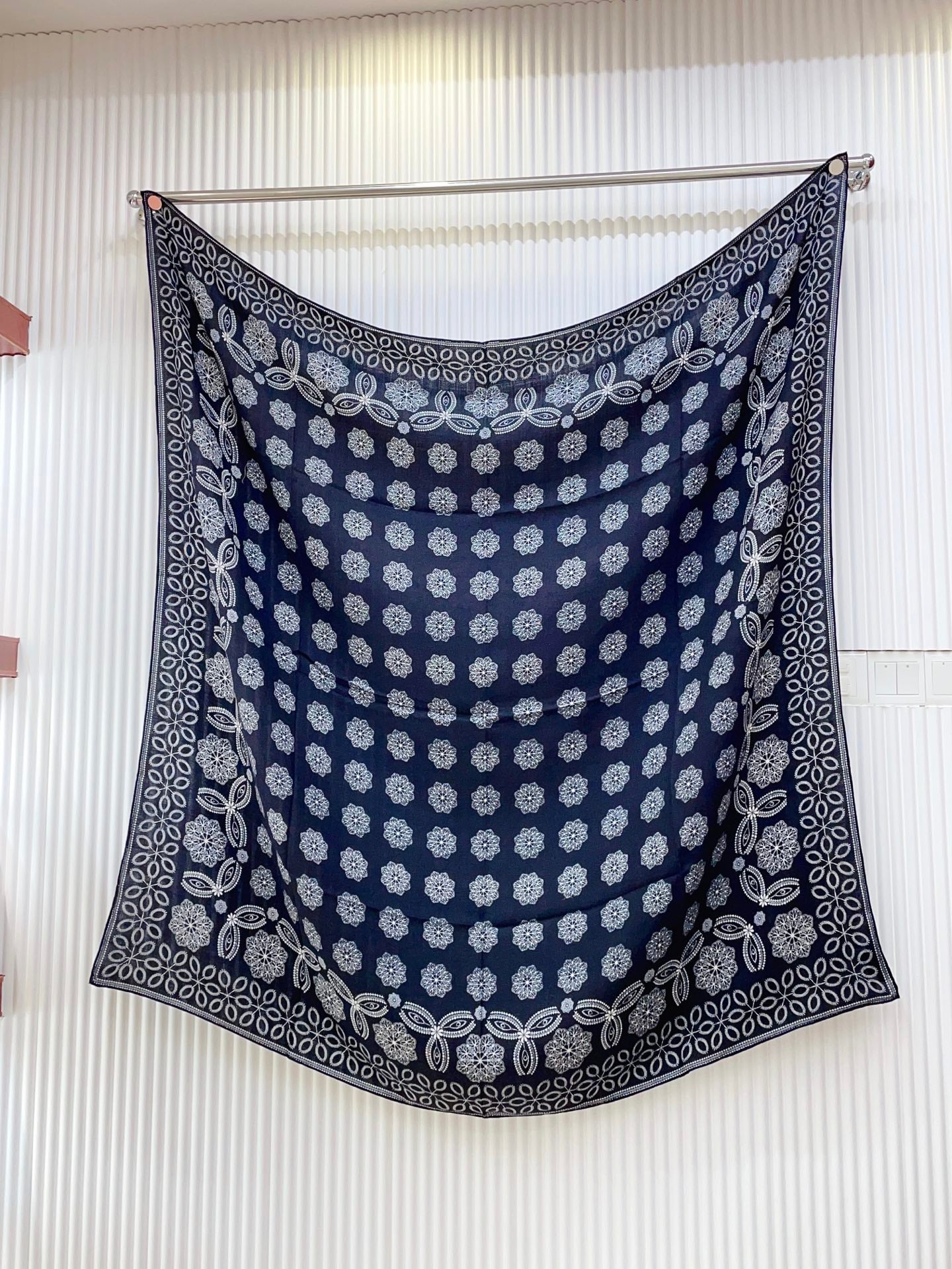 L-Piana-雙面同色羊絨方巾 140cm*140cm 70%羊絨+30％真絲