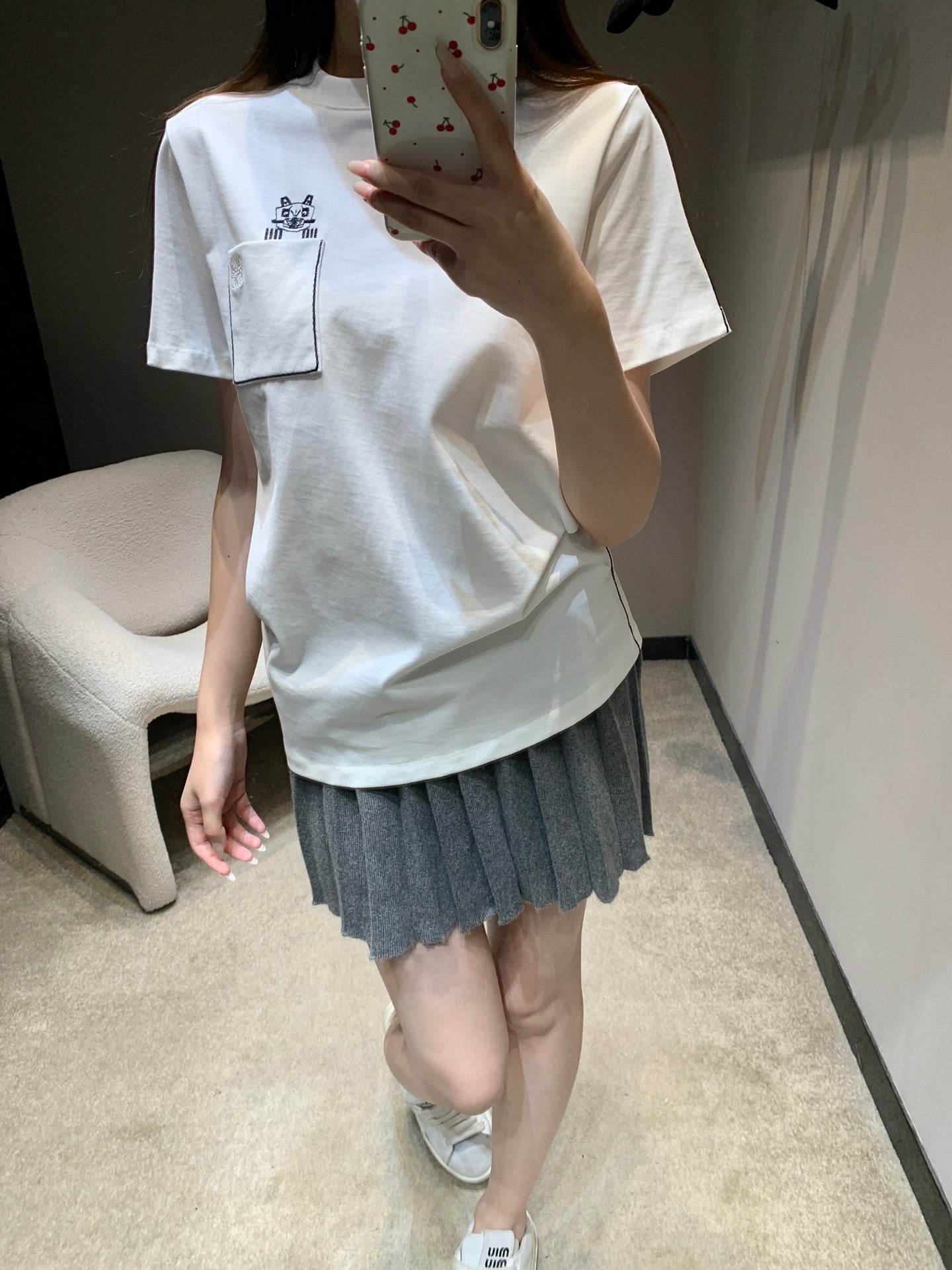 路L家-聯名口袋喵咪刺繡短袖T 白色