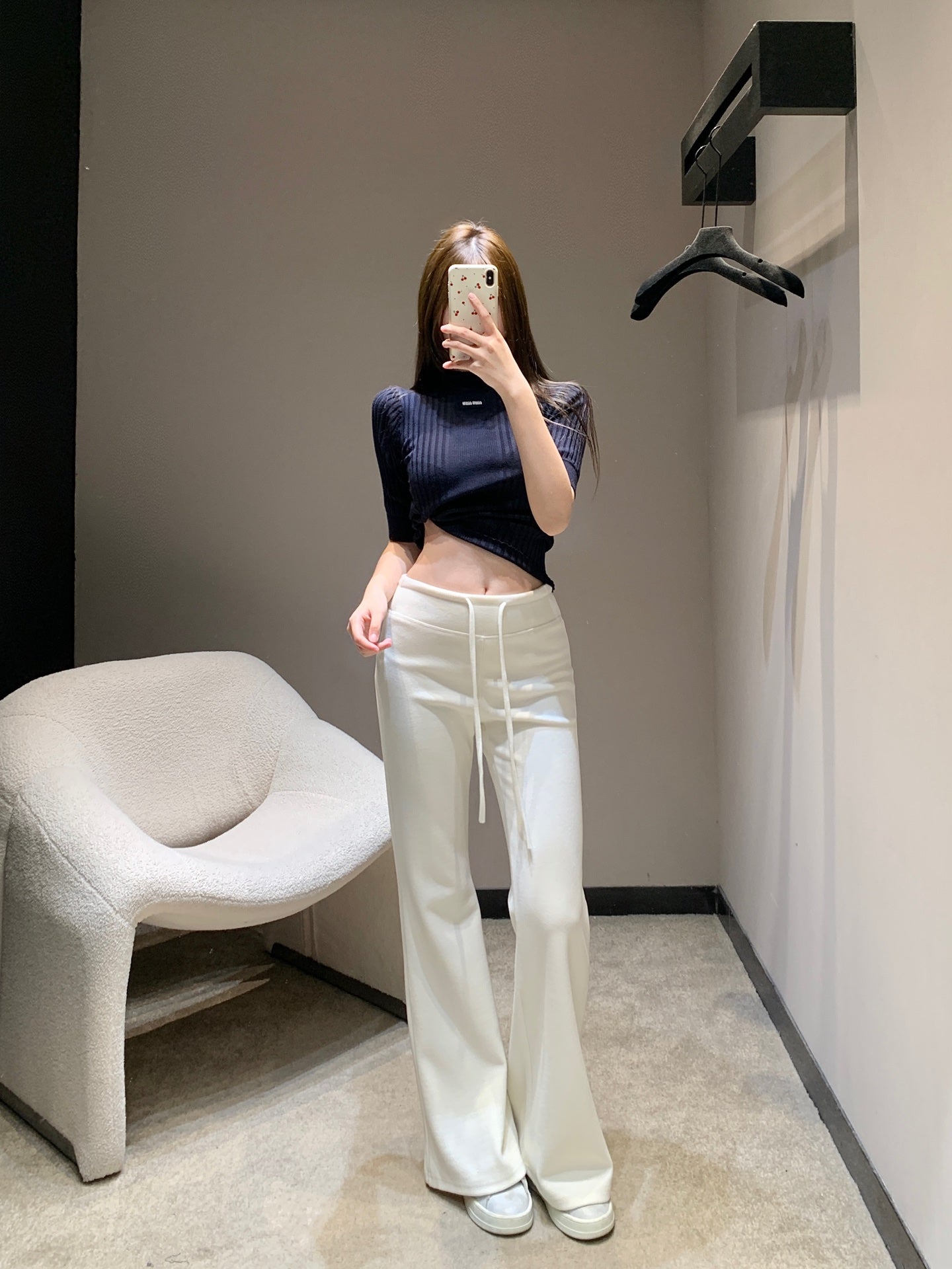 羅L家-26SS極簡美學微喇休閒褲 白色