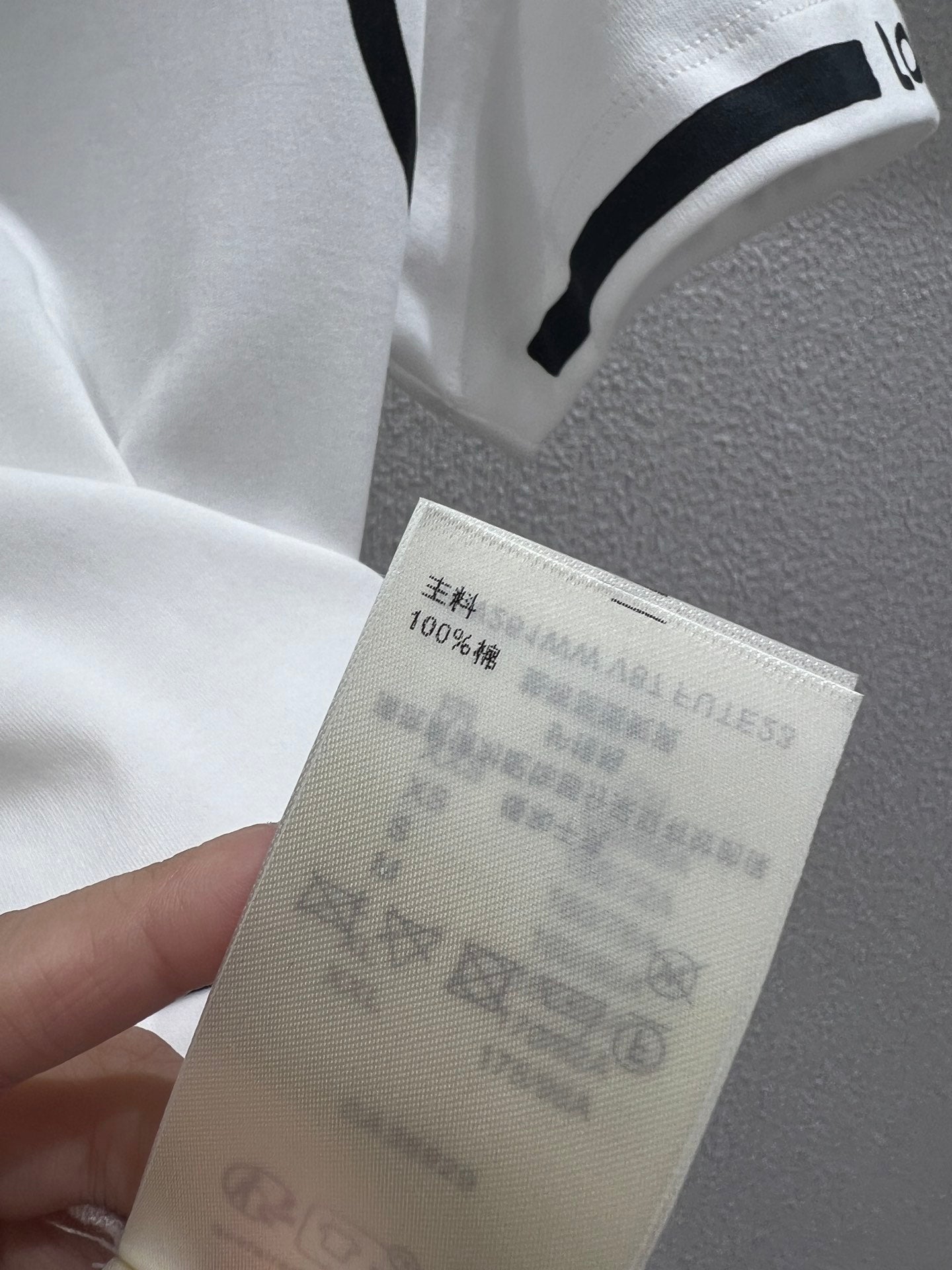 路L家-塗鴉鍊條圓領短袖上衣
