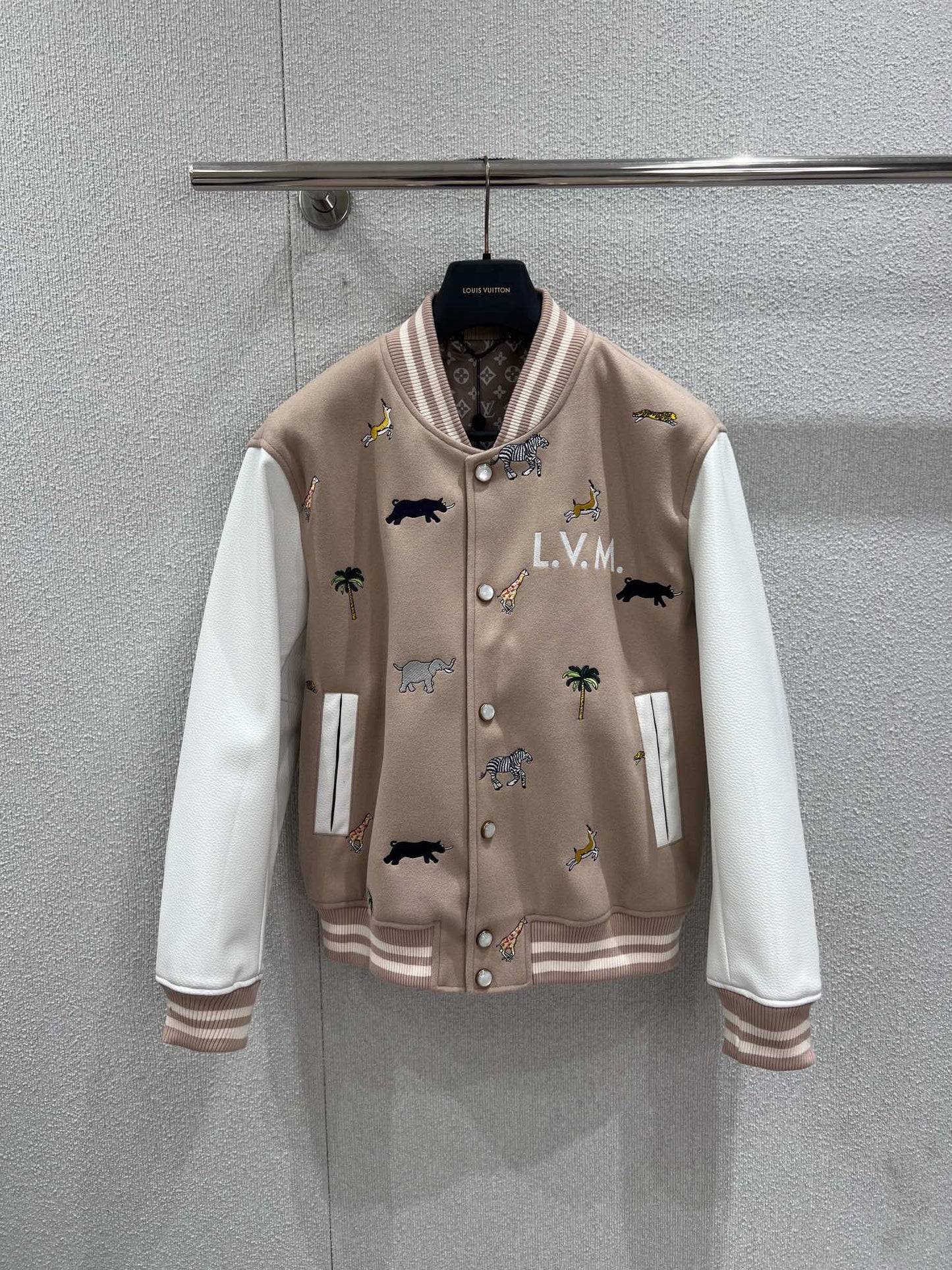 路L家-刺繡棒球外套