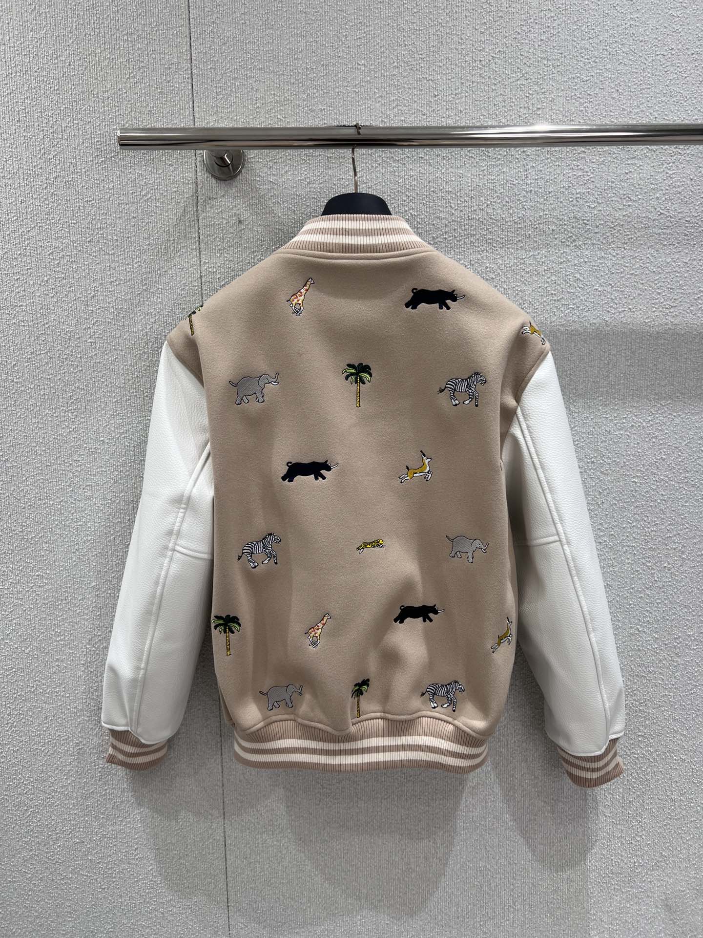 路L家-刺繡棒球外套