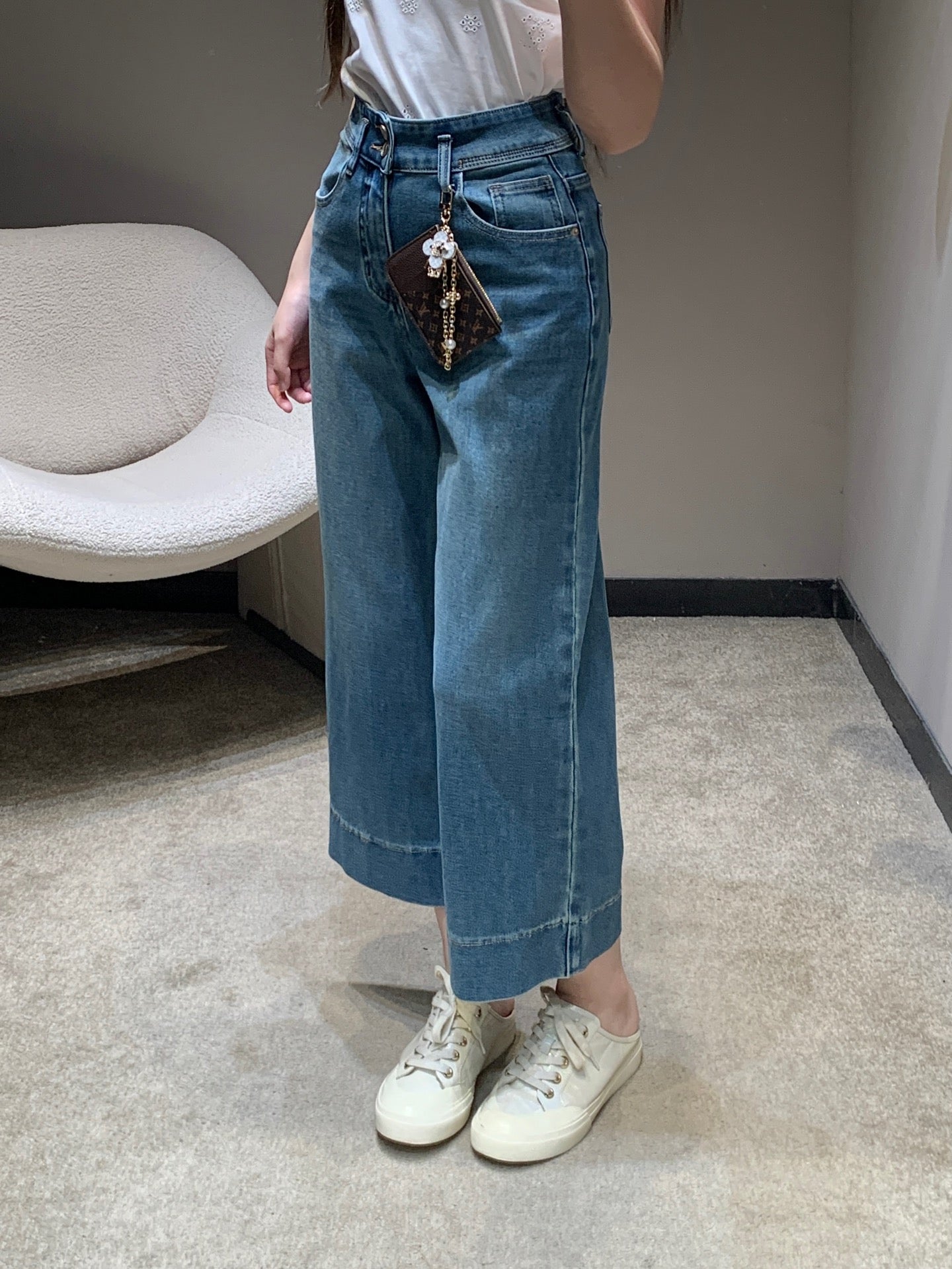 路L家-26SS早春新款金屬花珠鏈掛包牛仔褲