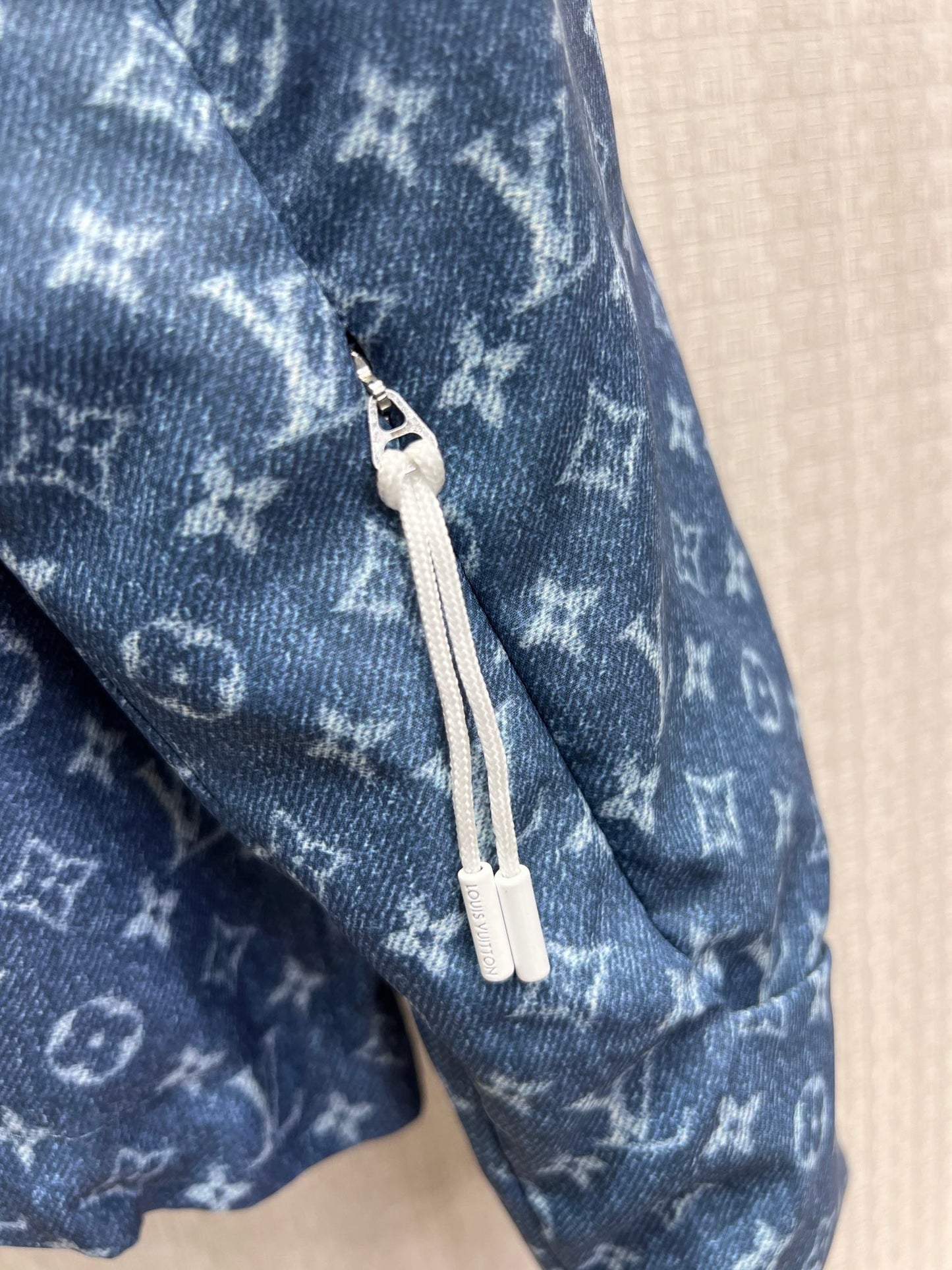 路L家-老花印花連帽風衣外套 藍色