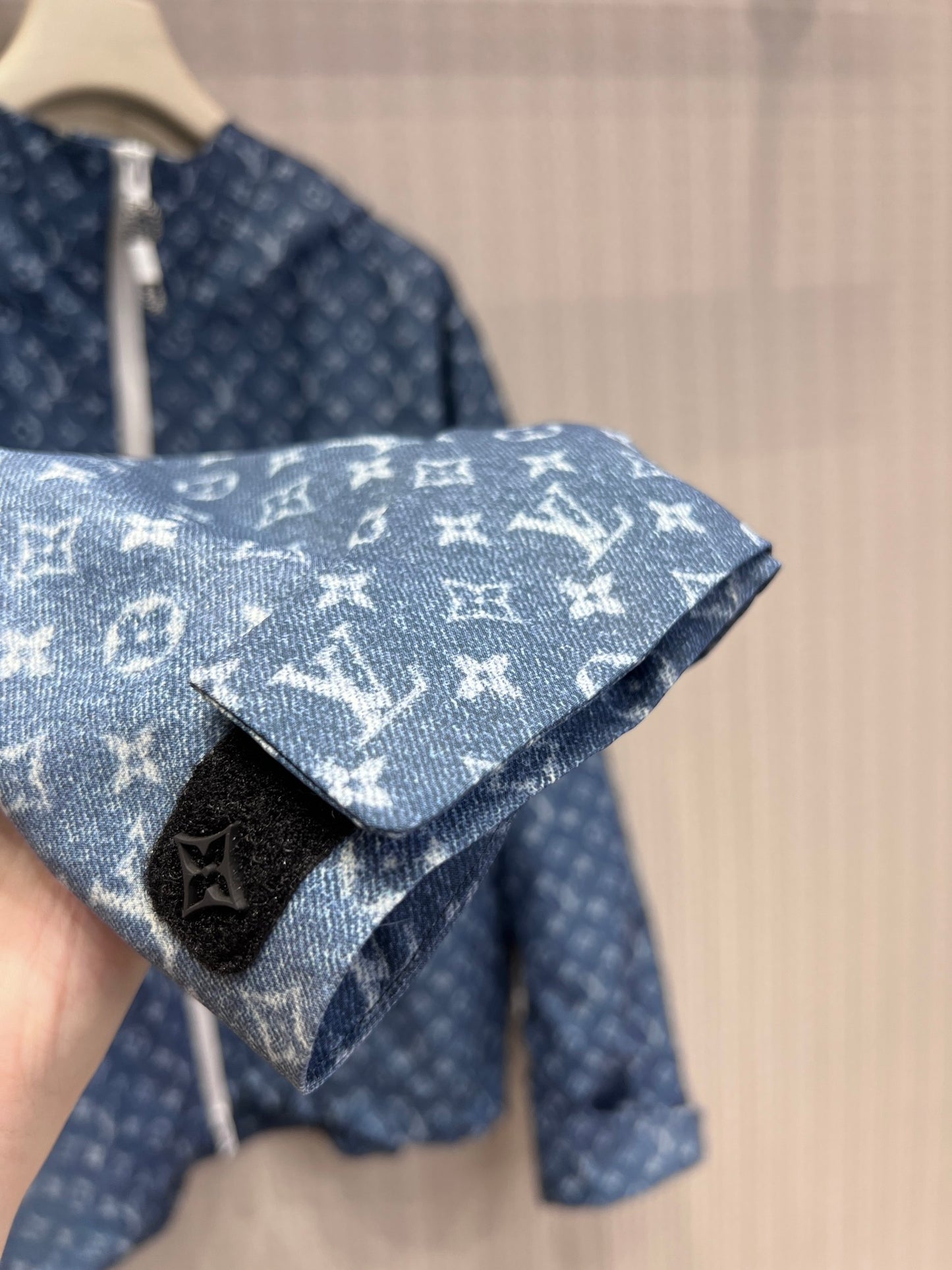 路L家-老花印花連帽風衣外套 藍色