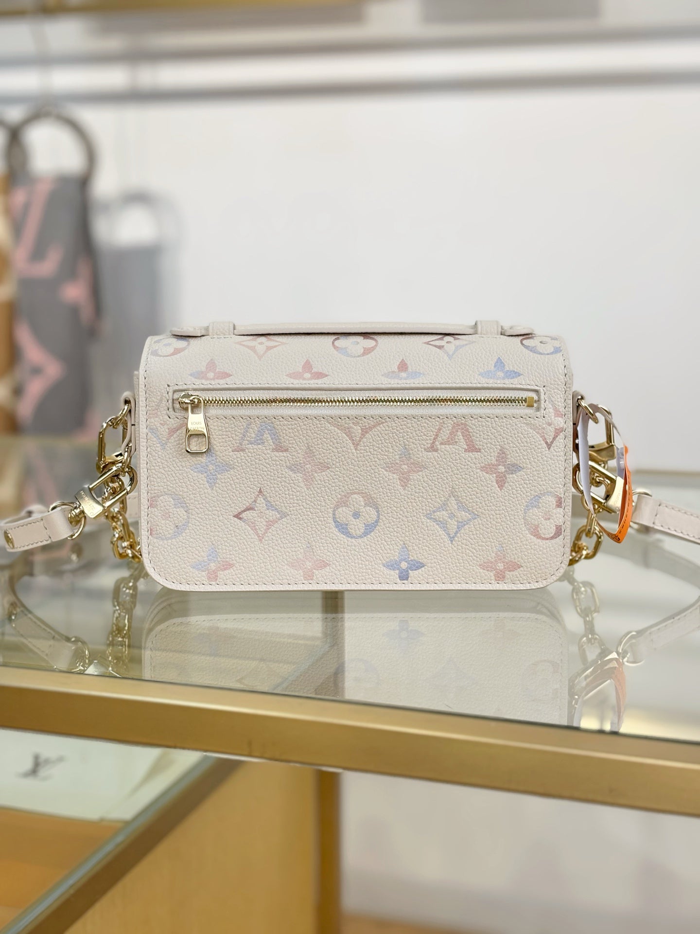 路L家-M25682 POCHETTE MÉTIS EAST WEST 手袋包-