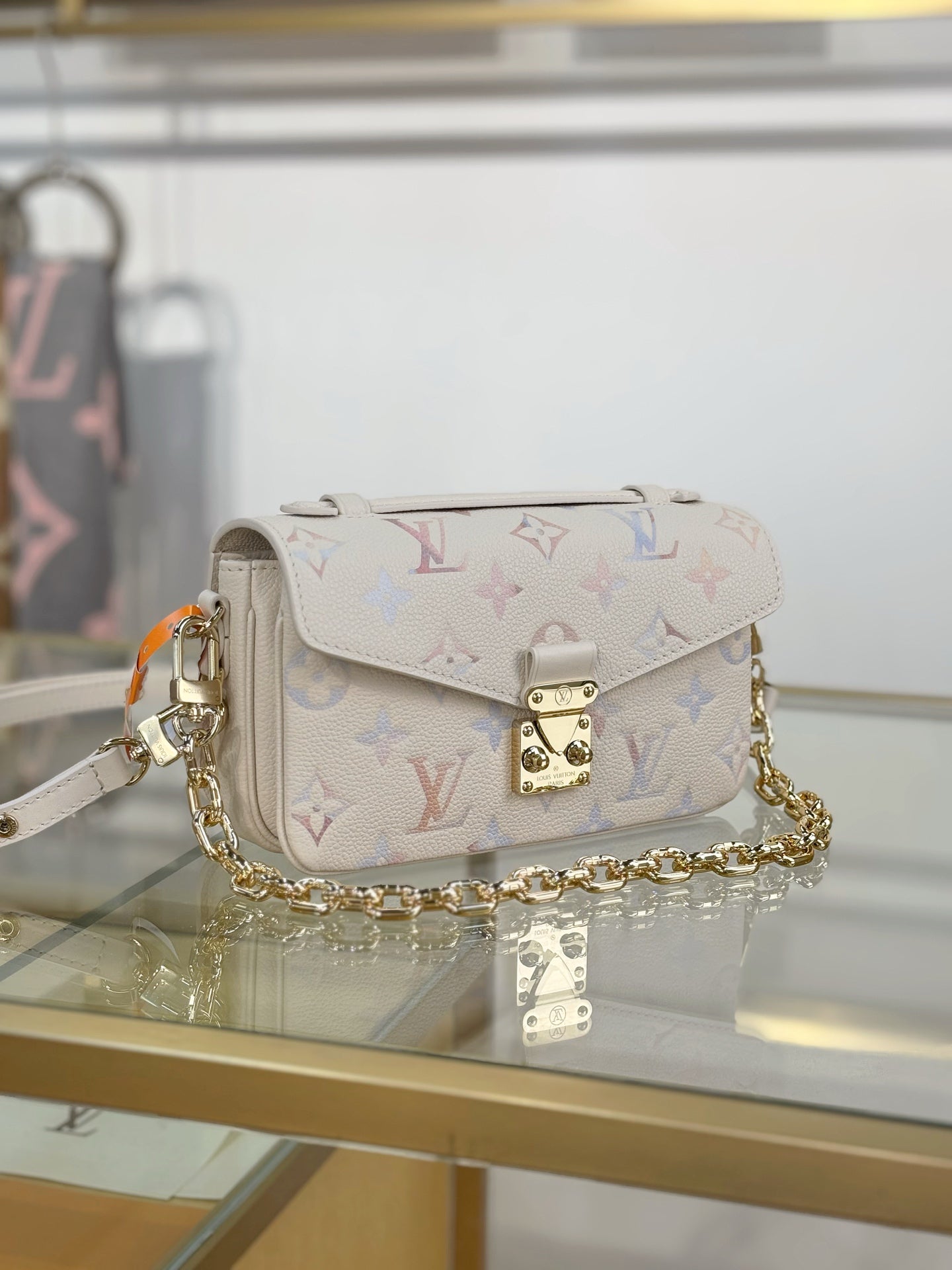 路L家-M25682 POCHETTE MÉTIS EAST WEST 手袋包-
