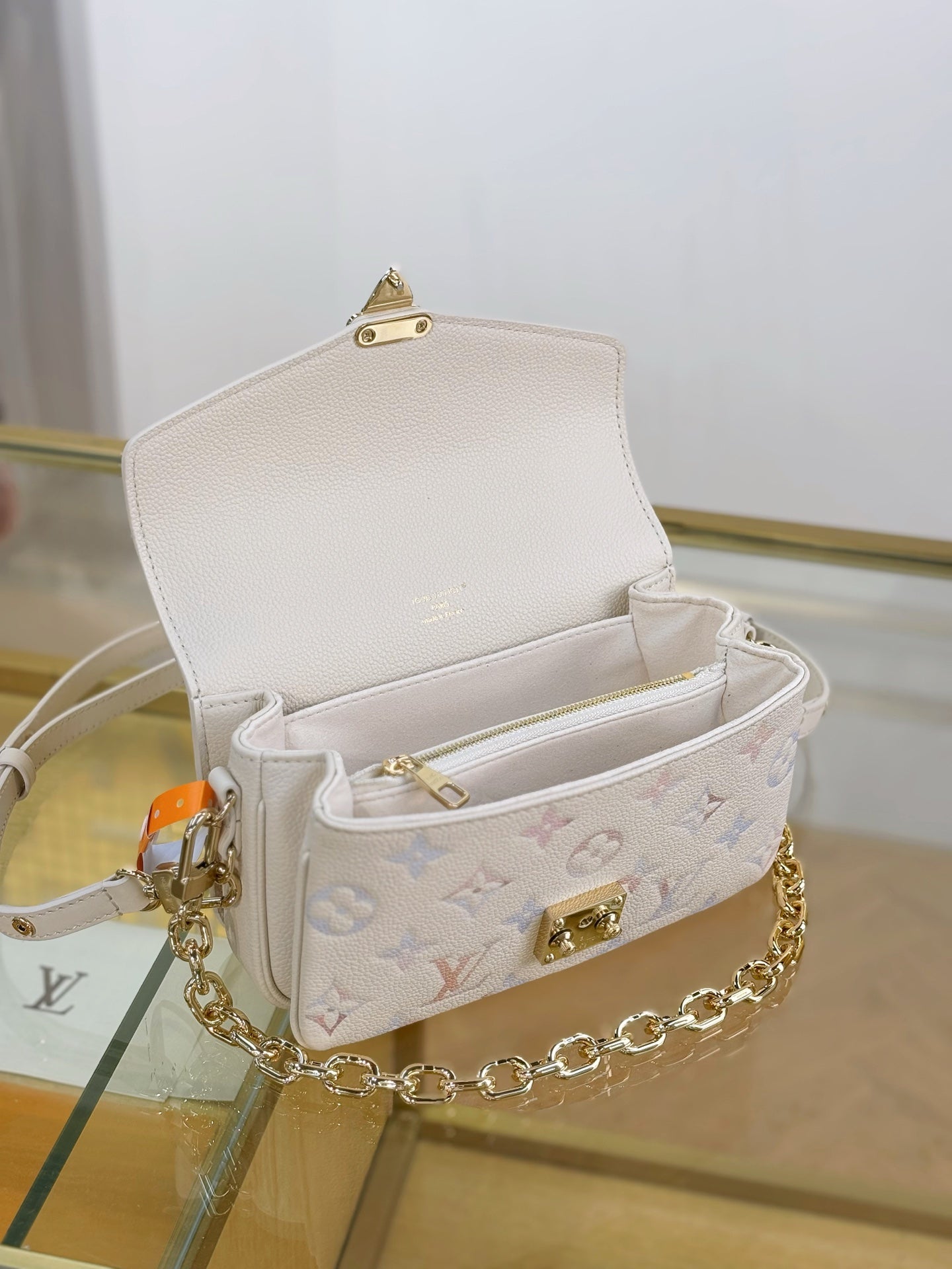 路L家-M25682 POCHETTE MÉTIS EAST WEST 手袋包-
