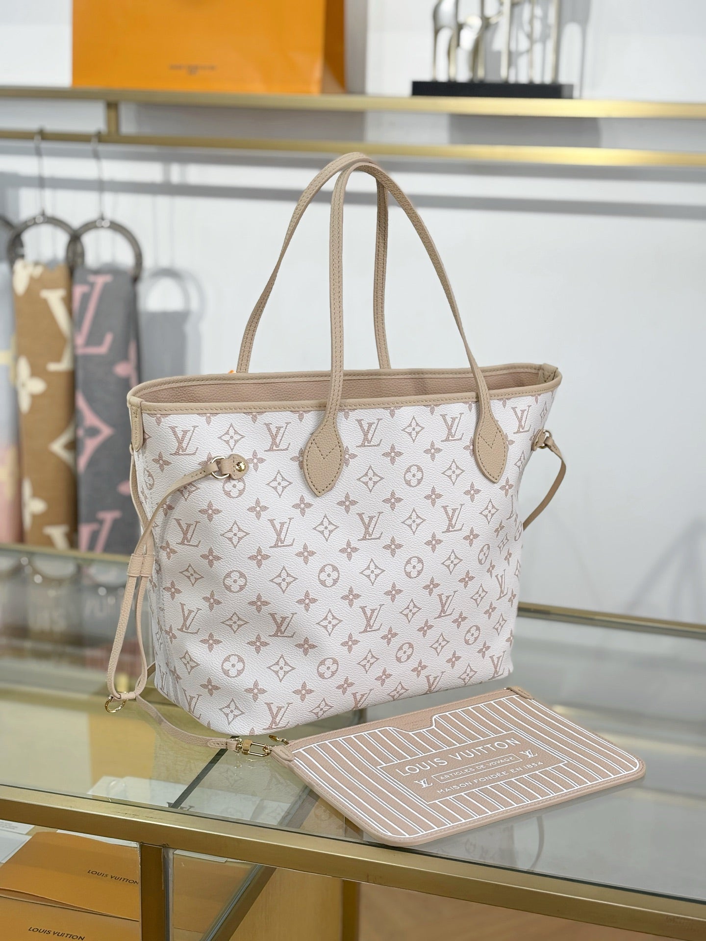 路L家-M25665 NEVERFULL INSIDE OUT中型手袋-白花