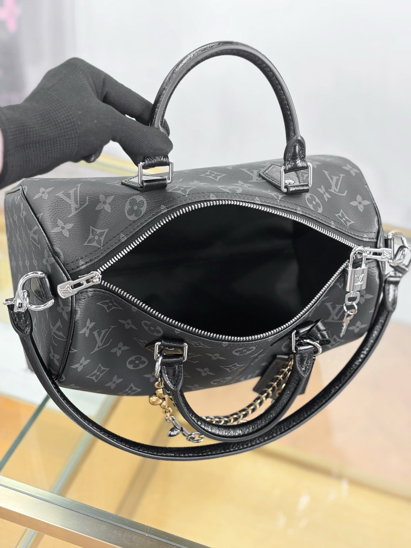 路L家-M15102 SPEEDY SOFT 30 手袋-黑花