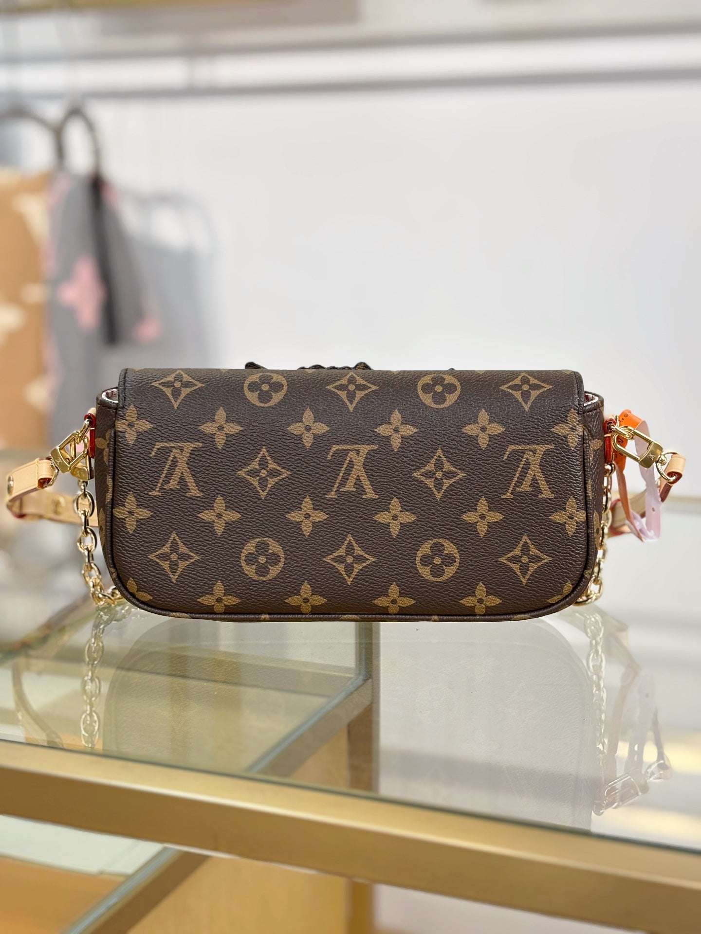 路L家-M15148 WALLET ON CHAIN IVY手袋