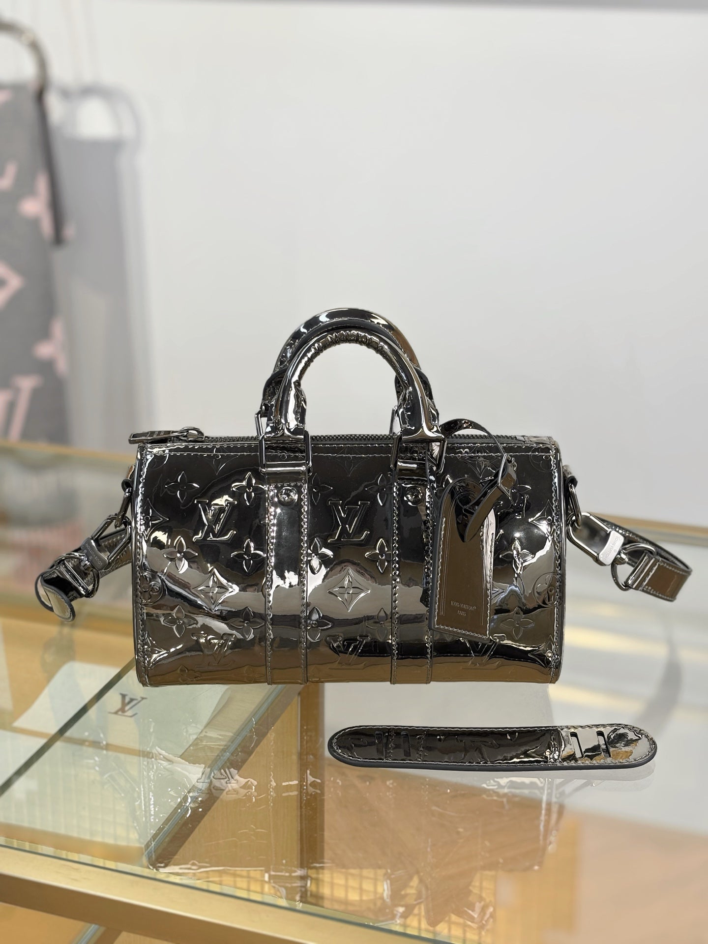 路L家-M26903 KEEPALL BANDOULIÈRE 25 手袋-銀色